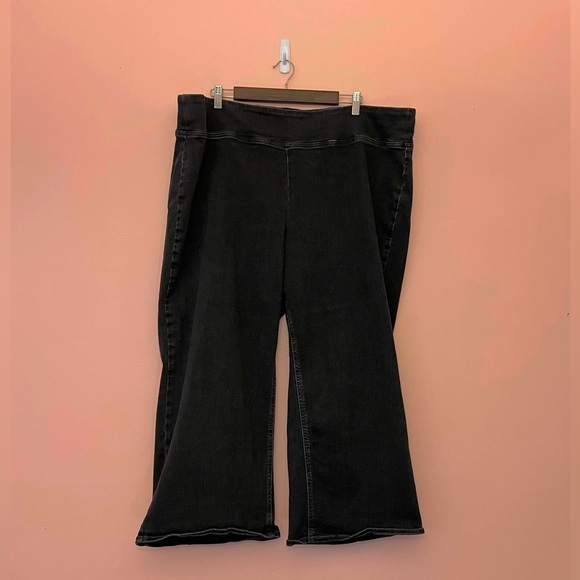 Old Navy Size 24 Weekender Pull-On Cropped Wide Leg Jeans - Picture 2 of 8